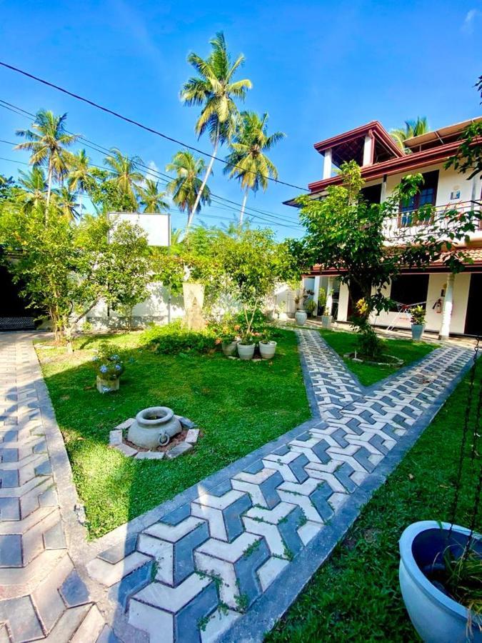 Dinu Lanka Resort Katunayaka Exterior foto