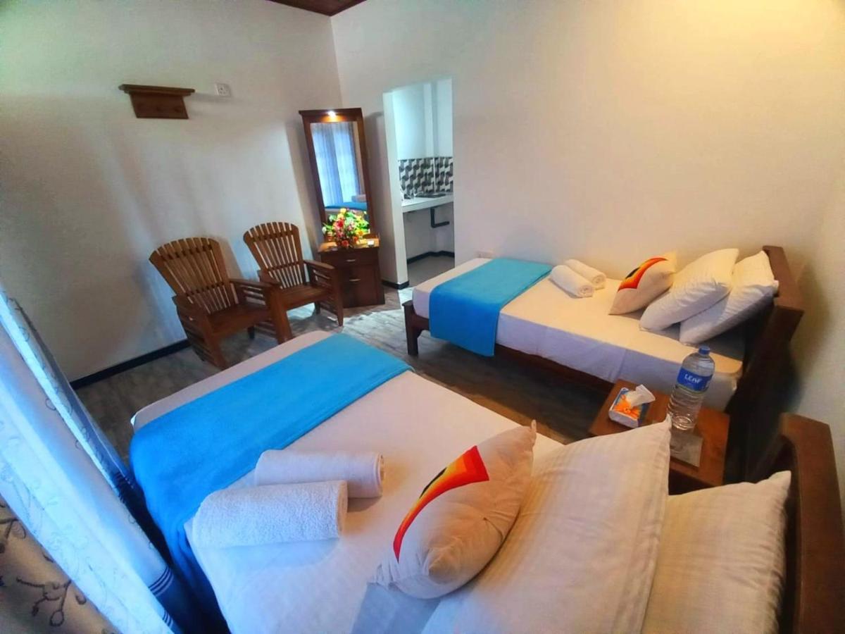 Dinu Lanka Resort Katunayaka Exterior foto