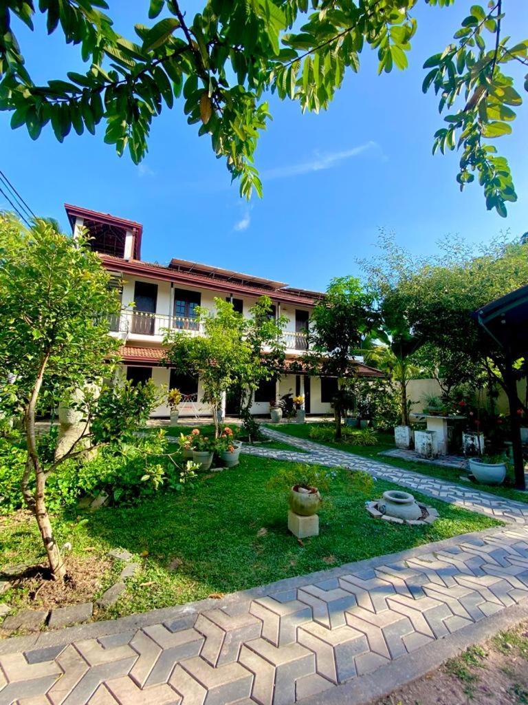 Dinu Lanka Resort Katunayaka Exterior foto